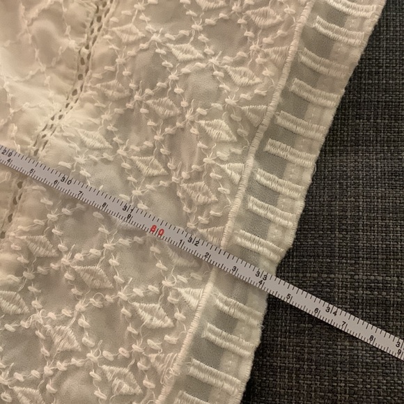 White dress - Picture 8 of 9